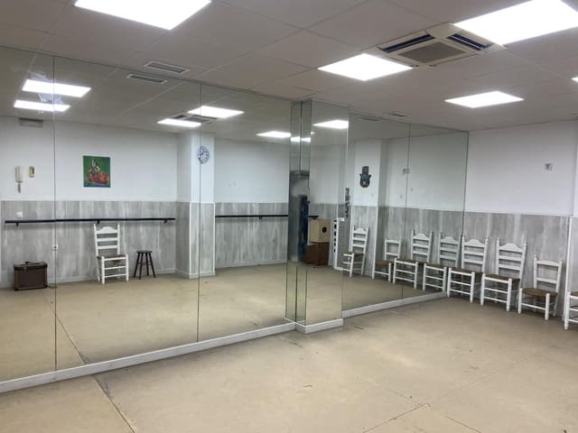 Erhverv til salg i Córdoba by - € 110.000 (Ref: 9970711)