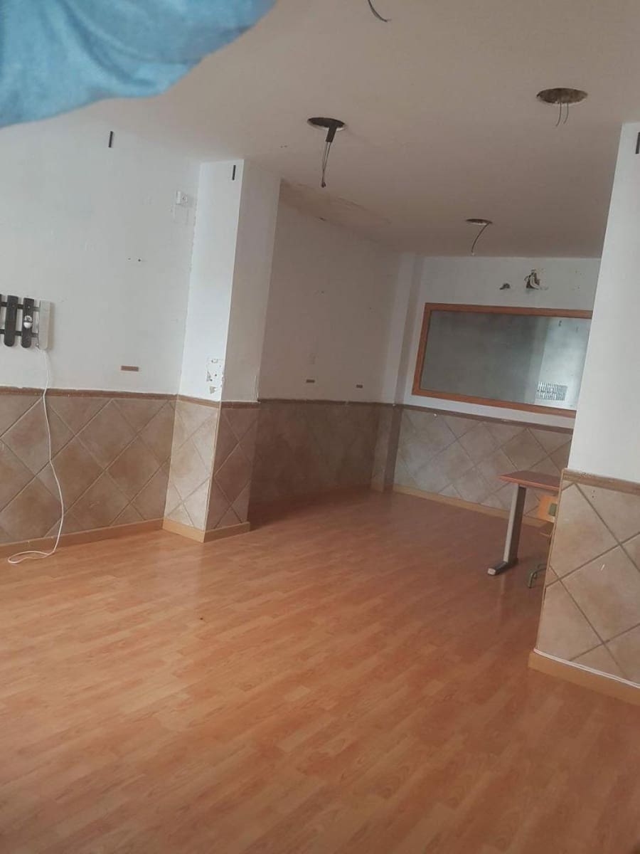 Commercial for sale in Cordoba city - € 484,000 (Ref: 9970712)