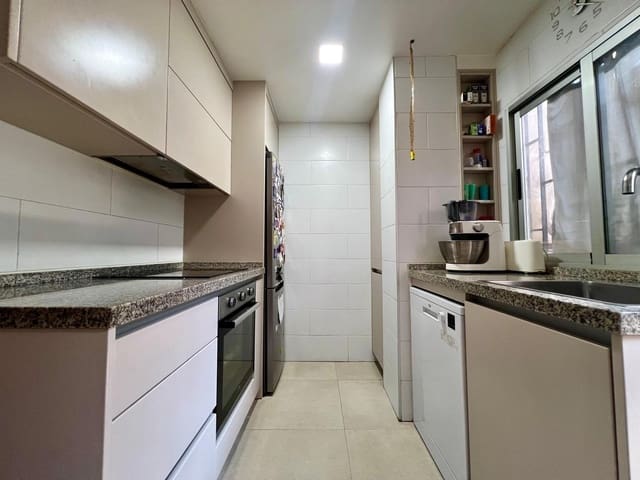 3 soveværelse Byhus til salg i Córdoba by - € 117.900 (Ref: 9973384)