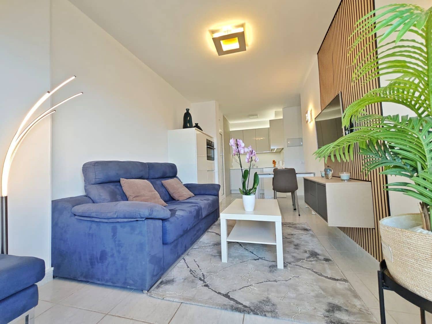 1 soverom Leilighet til salgs i Los Cristianos med svømmebasseng garasje - € 385 000 (Ref: 10004610)