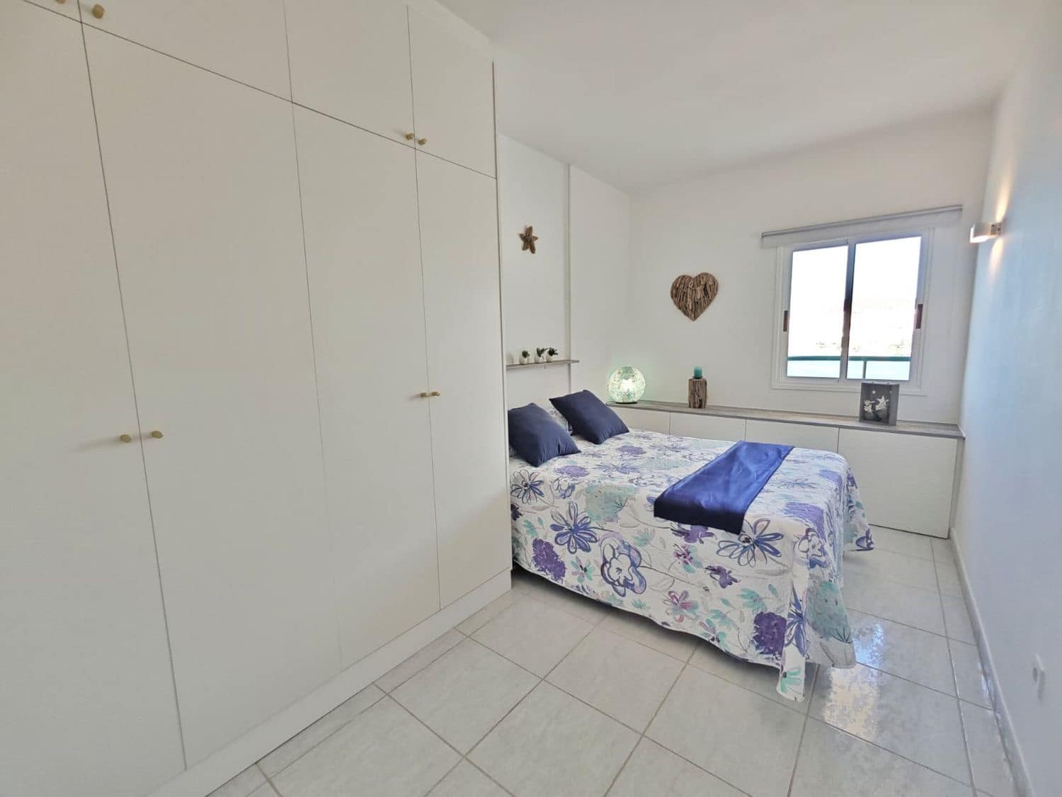 1 soverom Leilighet til salgs i Los Cristianos med svømmebasseng garasje - € 385 000 (Ref: 10004610)