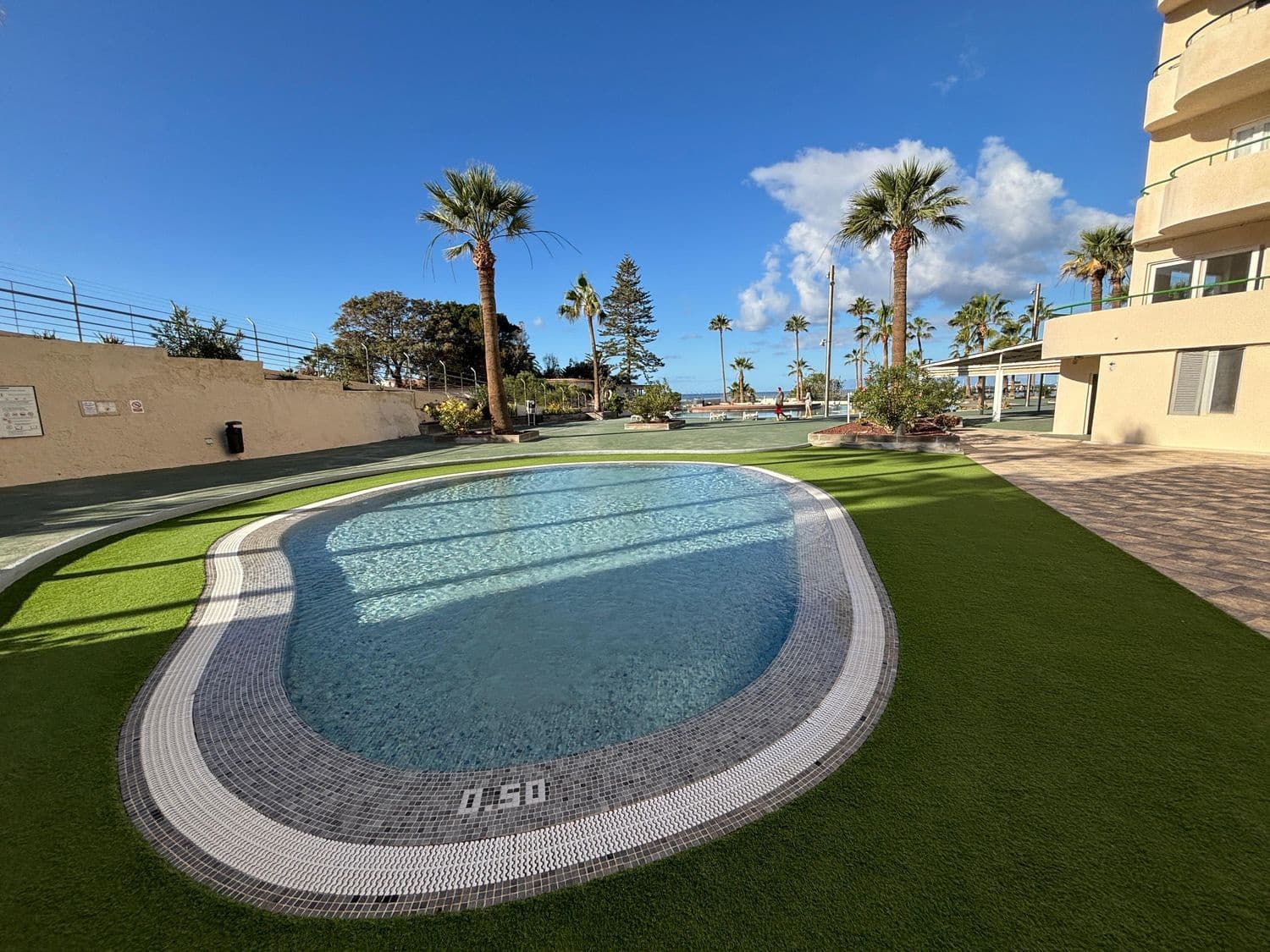 1 soverom Leilighet til salgs i Los Cristianos med svømmebasseng garasje - € 385 000 (Ref: 10004610)