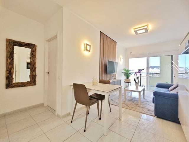 1 soverom Leilighet til salgs i Los Cristianos, Arona med svømmebasseng garasje - € 385 000 (Ref: 10004610)