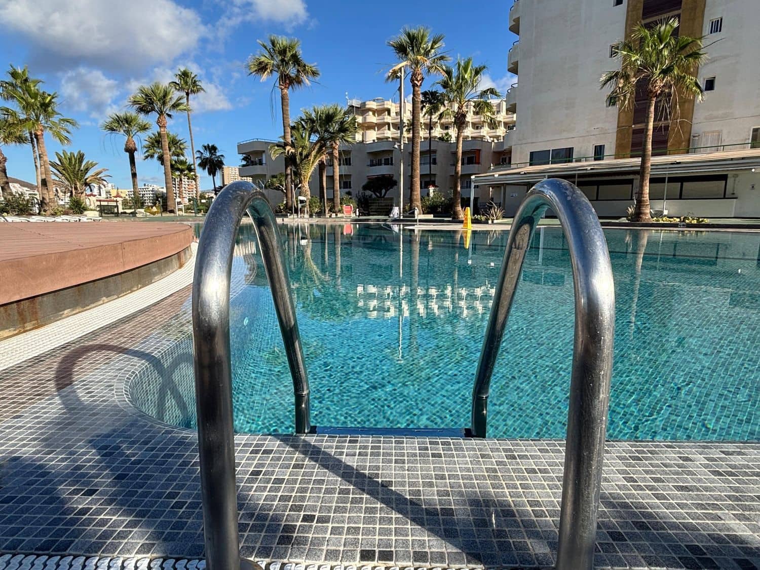 1 soverom Leilighet til salgs i Los Cristianos med svømmebasseng garasje - € 385 000 (Ref: 10004610)