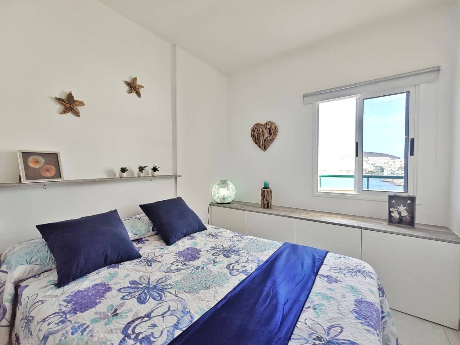 1 soverom Leilighet til salgs i Los Cristianos med svømmebasseng garasje - € 385 000 (Ref: 10004610)