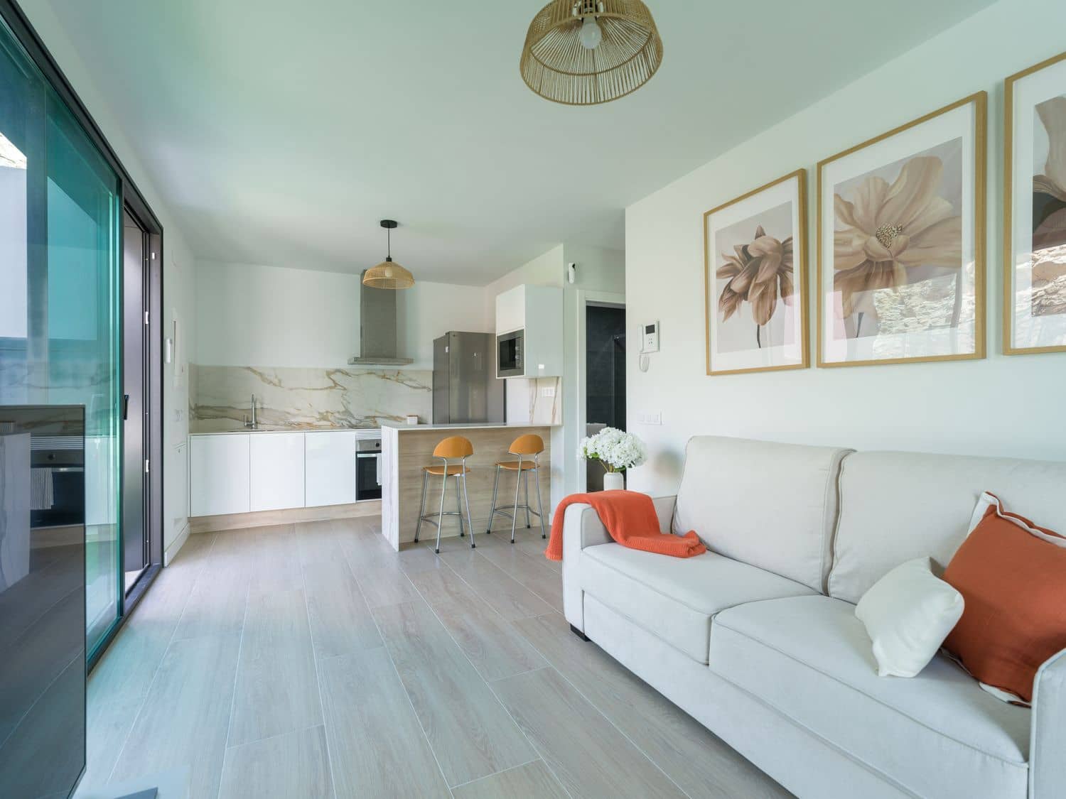 2 sypialnia Apartament do wynajęcia w Puerto Rico z basenem garażem - 2 200 € (Ref: 10013927)