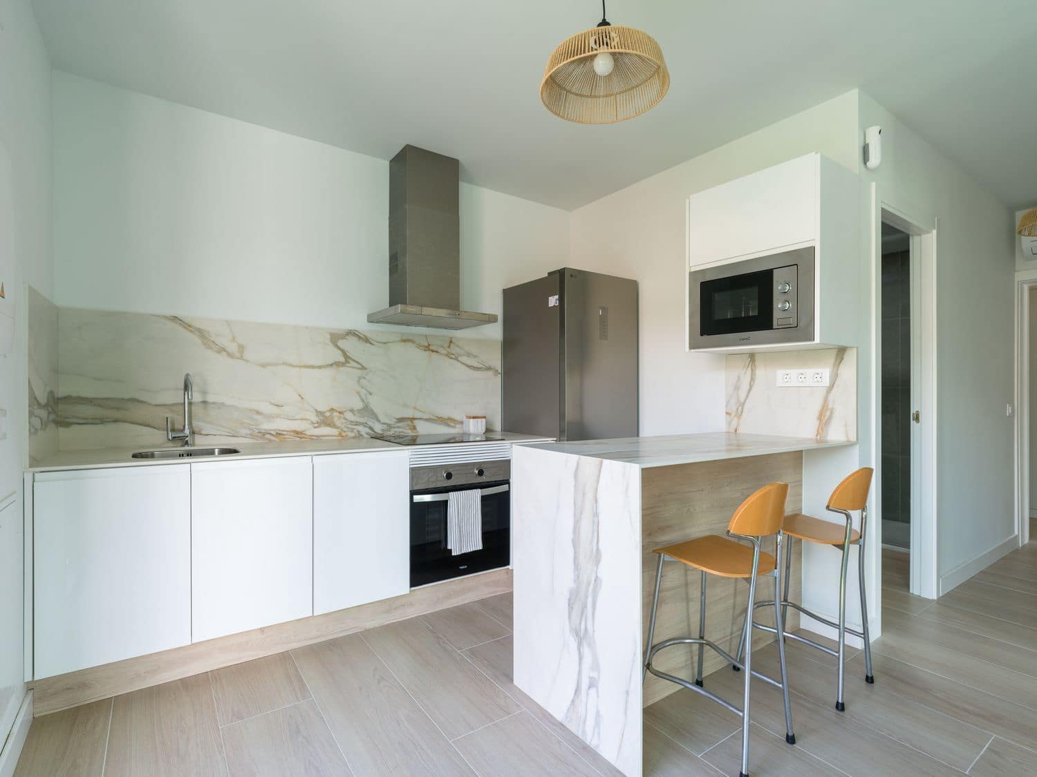 2 sypialnia Apartament do wynajęcia w Puerto Rico z basenem garażem - 2 200 € (Ref: 10013927)