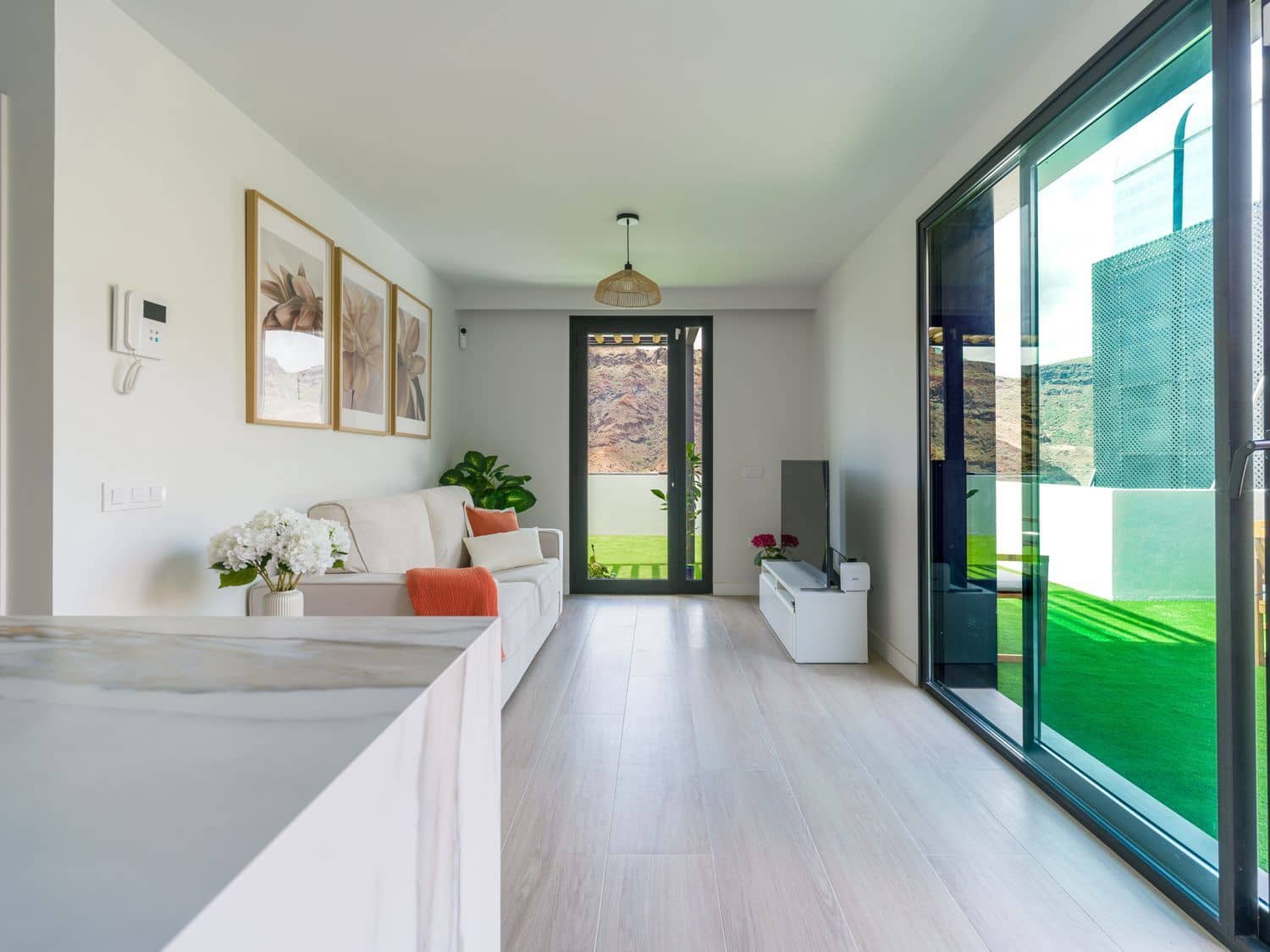 2 sypialnia Apartament do wynajęcia w Puerto Rico z basenem garażem - 2 200 € (Ref: 10013927)