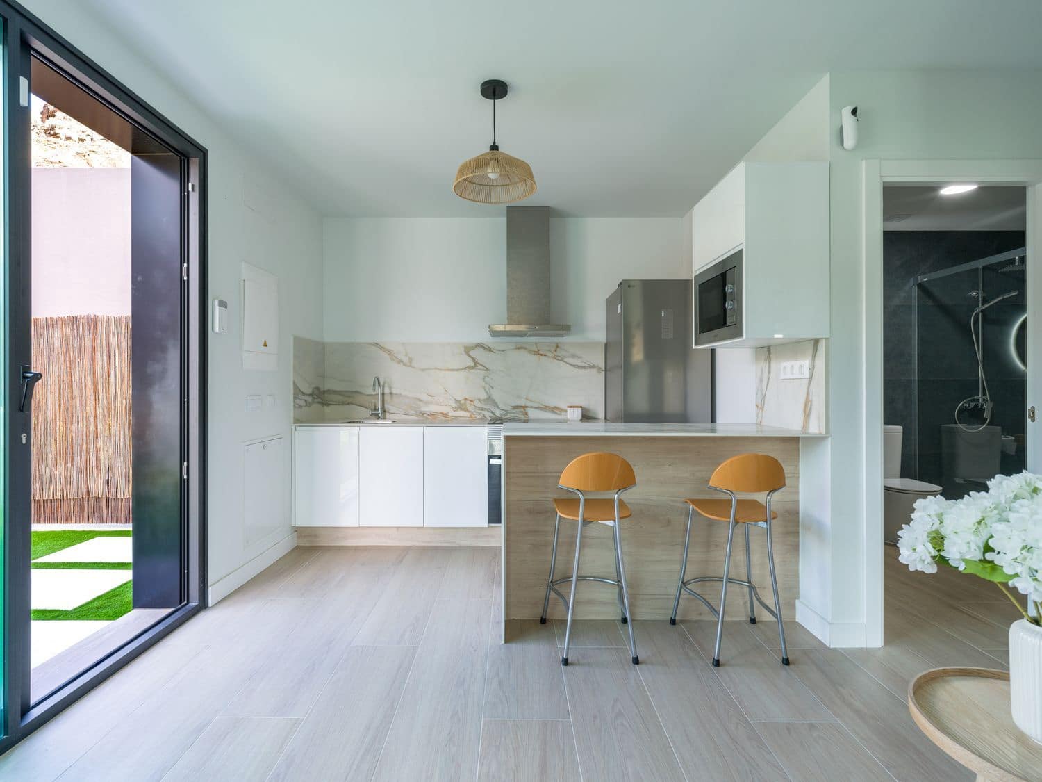 2 sypialnia Apartament do wynajęcia w Puerto Rico z basenem garażem - 2 200 € (Ref: 10013927)