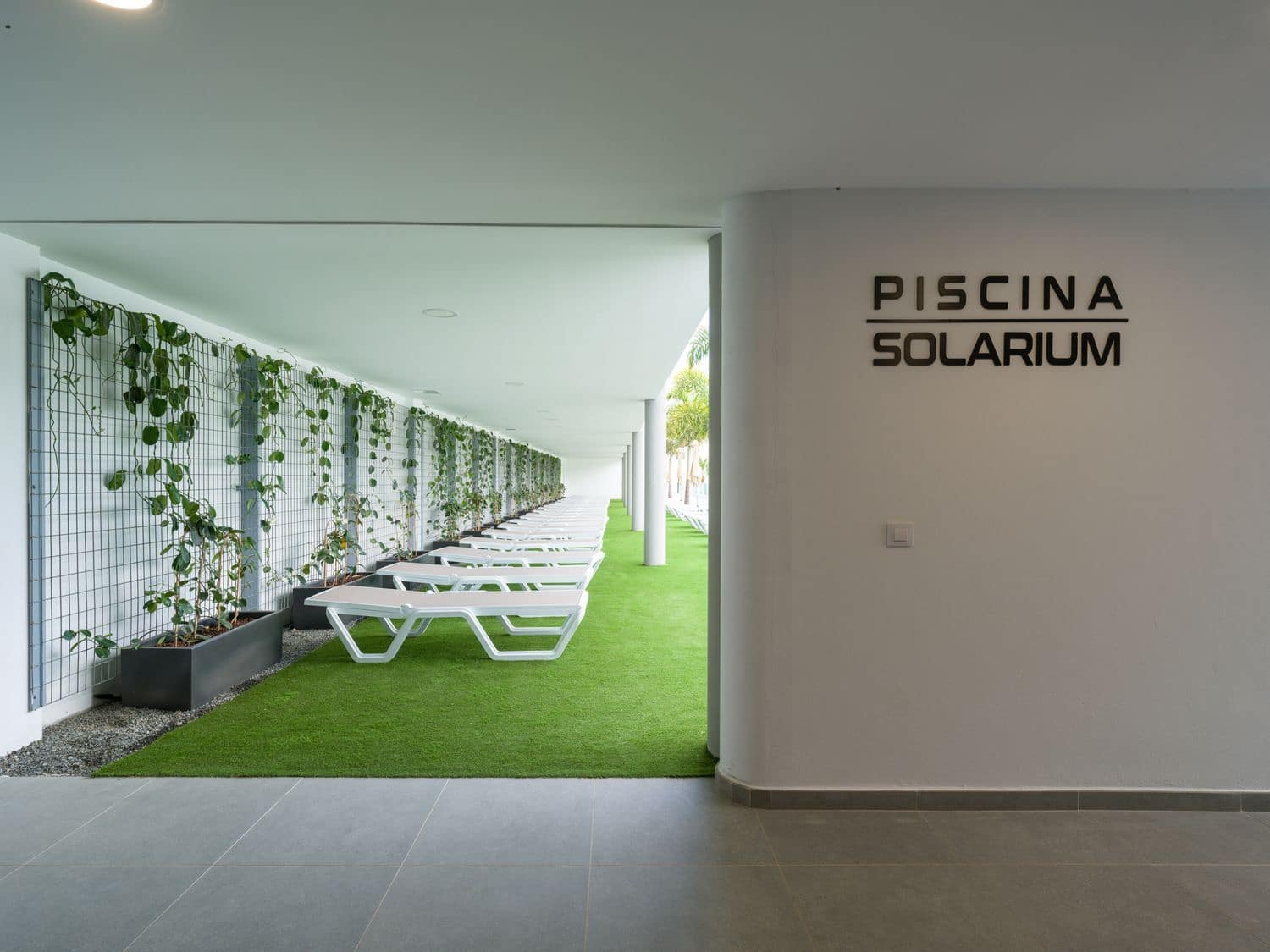 1 sypialnia Apartament do wynajęcia w Puerto Rico z basenem garażem - 1 900 € (Ref: 10013928)