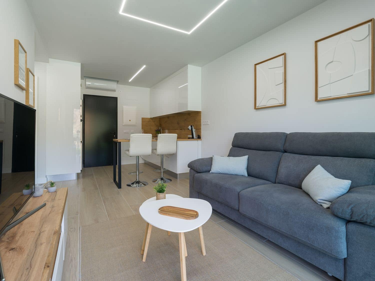 1 sypialnia Apartament do wynajęcia w Puerto Rico z basenem garażem - 1 900 € (Ref: 10013929)