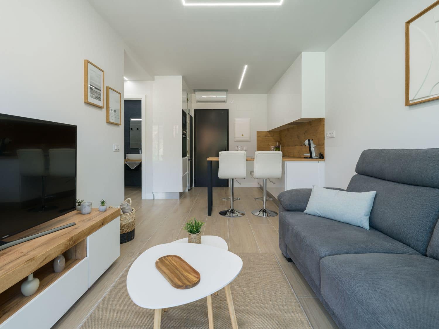 1 sypialnia Apartament do wynajęcia w Puerto Rico z basenem garażem - 1 900 € (Ref: 10013929)