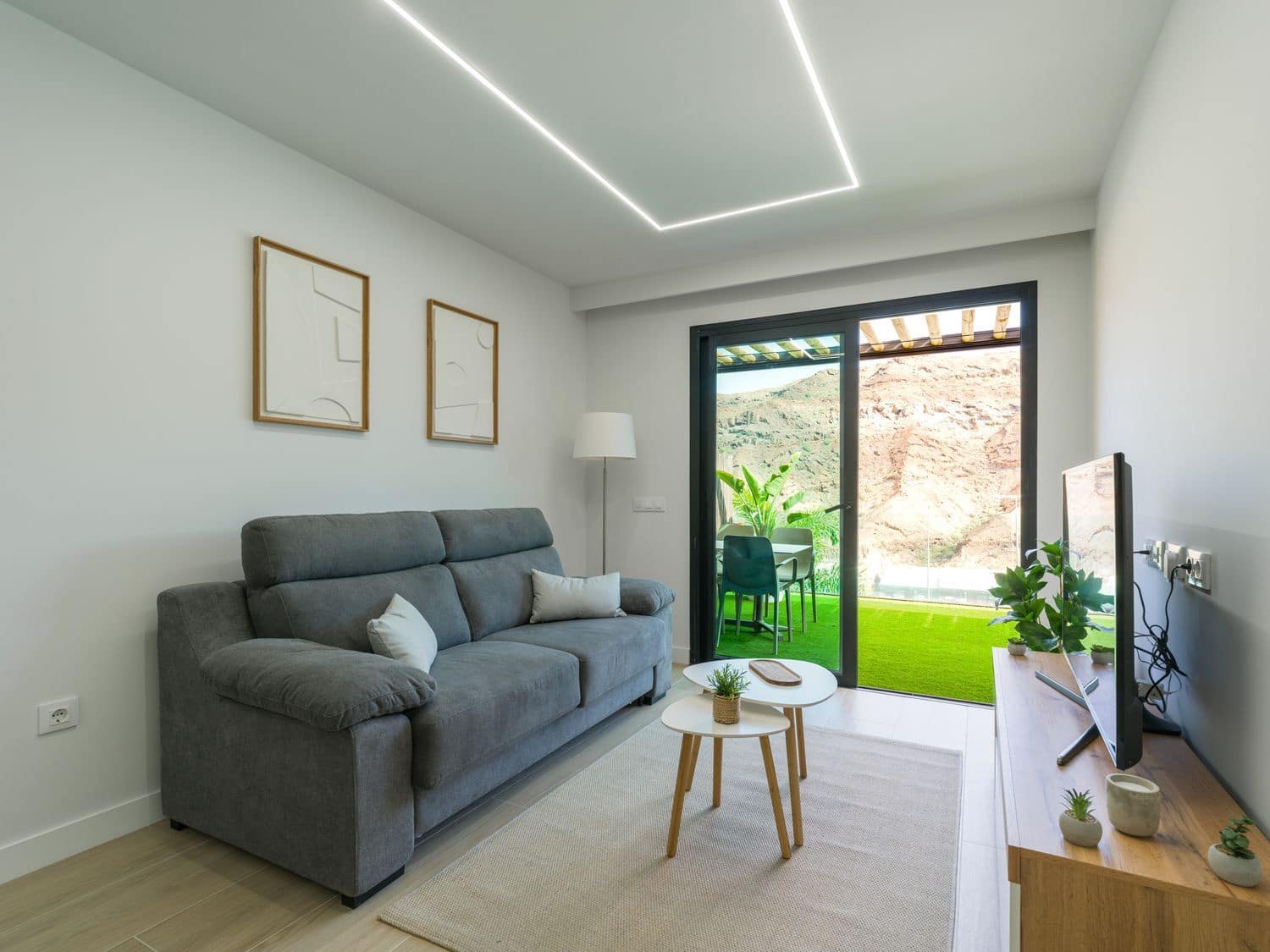 1 sypialnia Apartament do wynajęcia w Puerto Rico z basenem garażem - 1 900 € (Ref: 10013929)