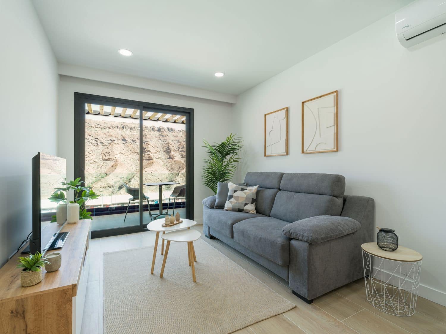 Appartement de 1 chambre à louer à Puerto Rico avec piscine garage - 1 800 € (Ref: 10013932)