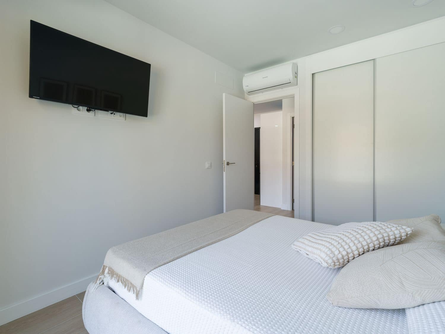 Appartement de 1 chambre à louer à Puerto Rico avec piscine garage - 1 800 € (Ref: 10013932)