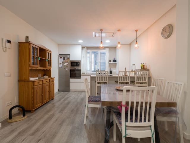 3 sypialnia Apartament na sprzedaż w Santa Lucía de Tirajana z garażem - 245 000 € (Ref: 10013933)