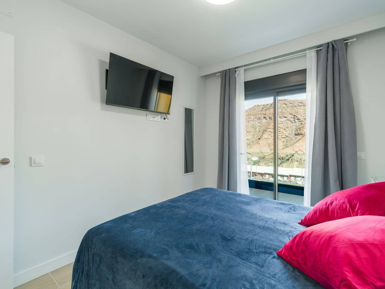 1 sypialnia Apartament do wynajęcia w Puerto Rico z basenem garażem - 1 700 € (Ref: 10013934)