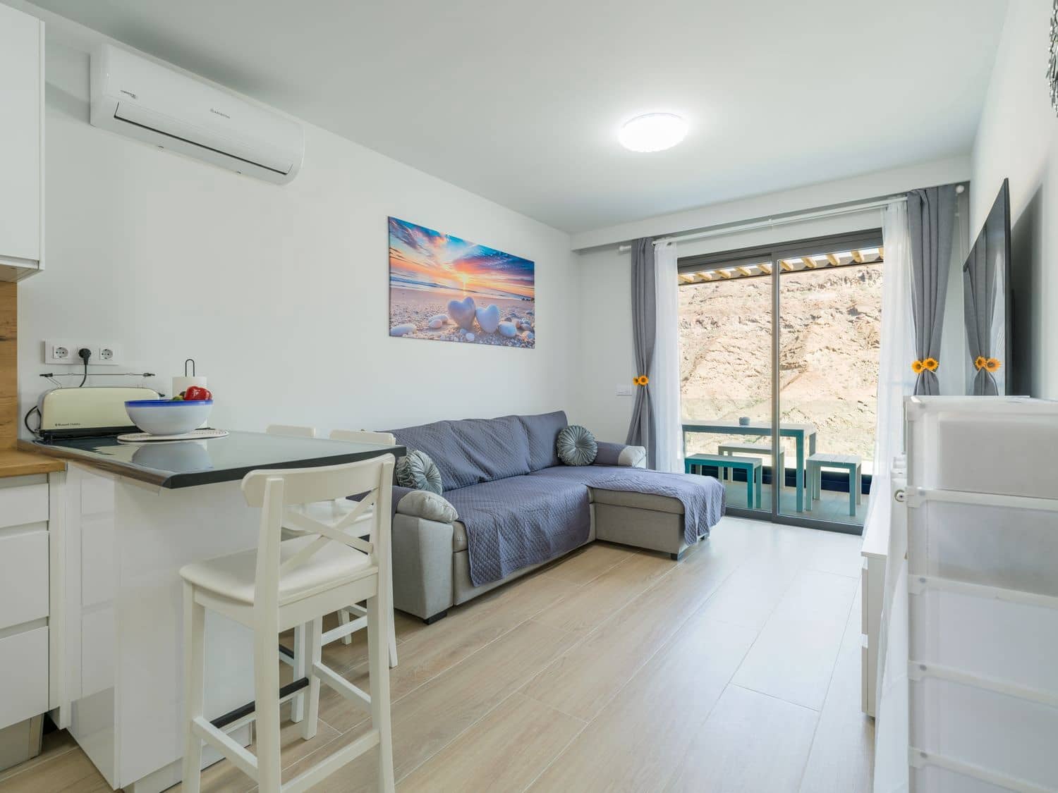 1 sypialnia Apartament do wynajęcia w Puerto Rico z basenem garażem - 1 700 € (Ref: 10013934)