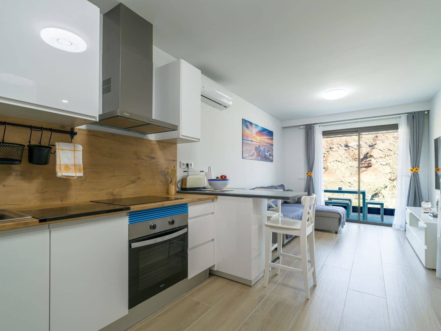 1 sypialnia Apartament do wynajęcia w Puerto Rico z basenem garażem - 1 700 € (Ref: 10013934)