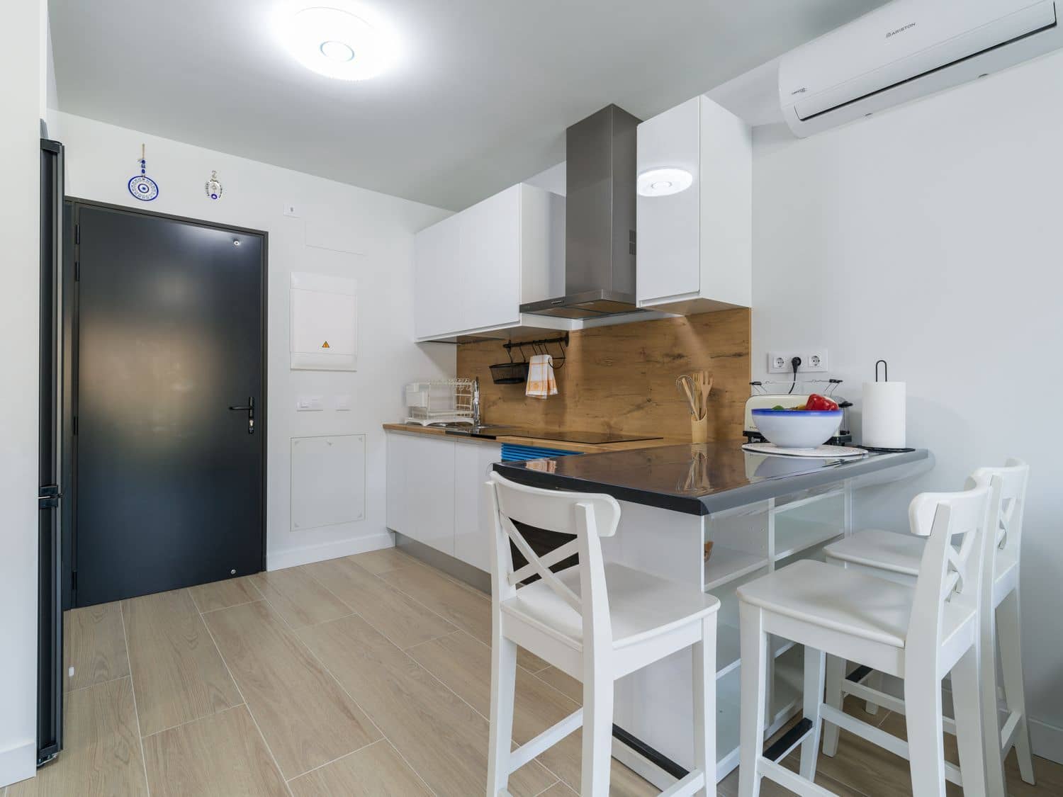 1 sypialnia Apartament do wynajęcia w Puerto Rico z basenem garażem - 1 700 € (Ref: 10013934)