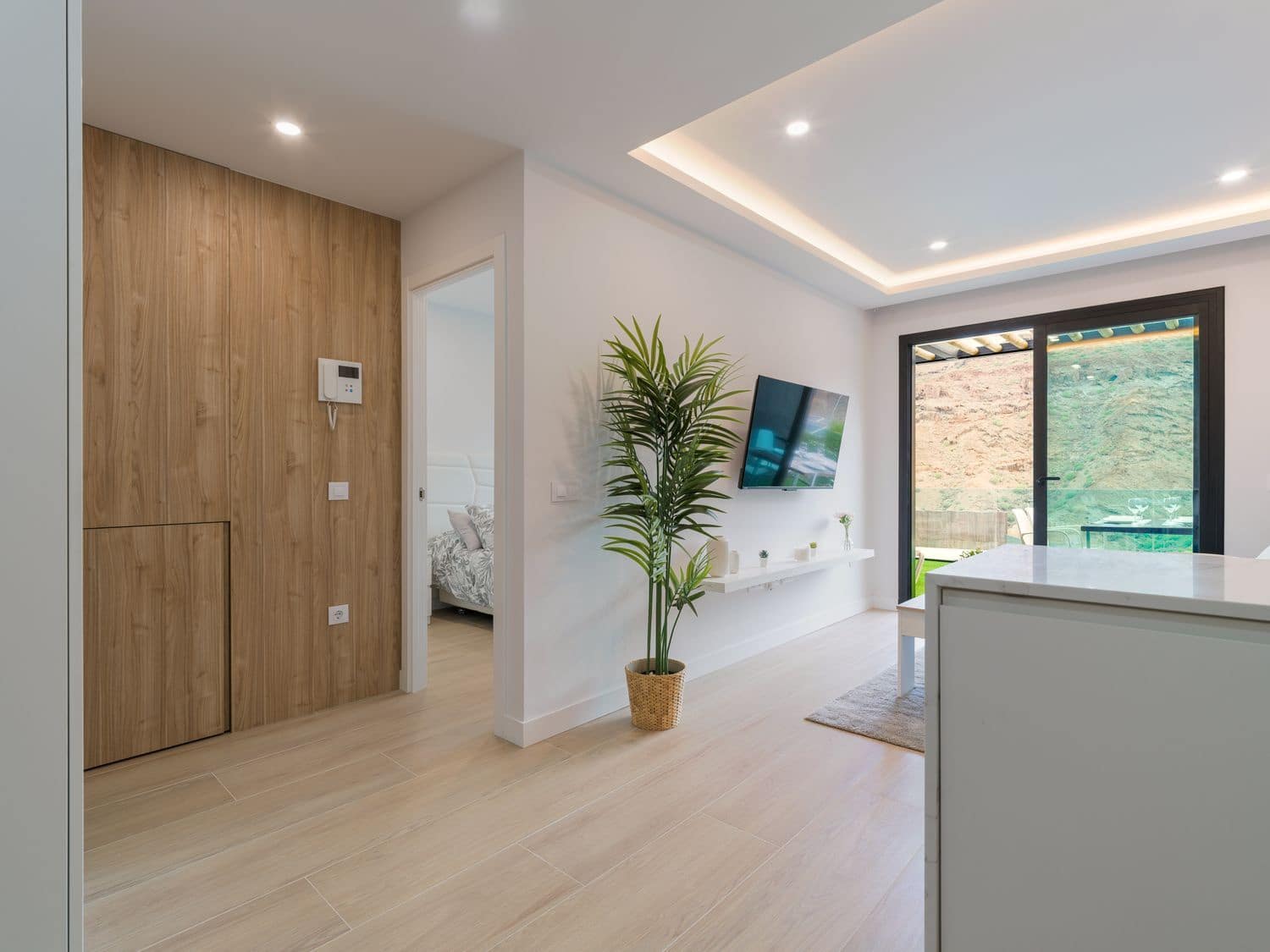 1 sypialnia Apartament do wynajęcia w Puerto Rico z basenem garażem - 1 600 € (Ref: 10013935)