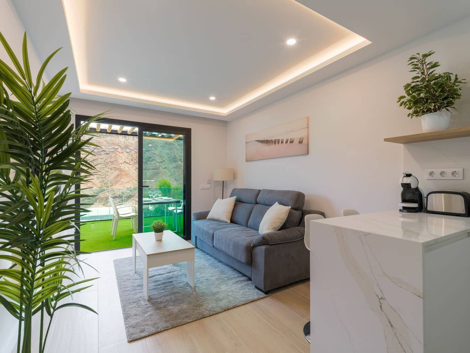 1 sypialnia Apartament do wynajęcia w Puerto Rico z basenem garażem - 1 600 € (Ref: 10013935)