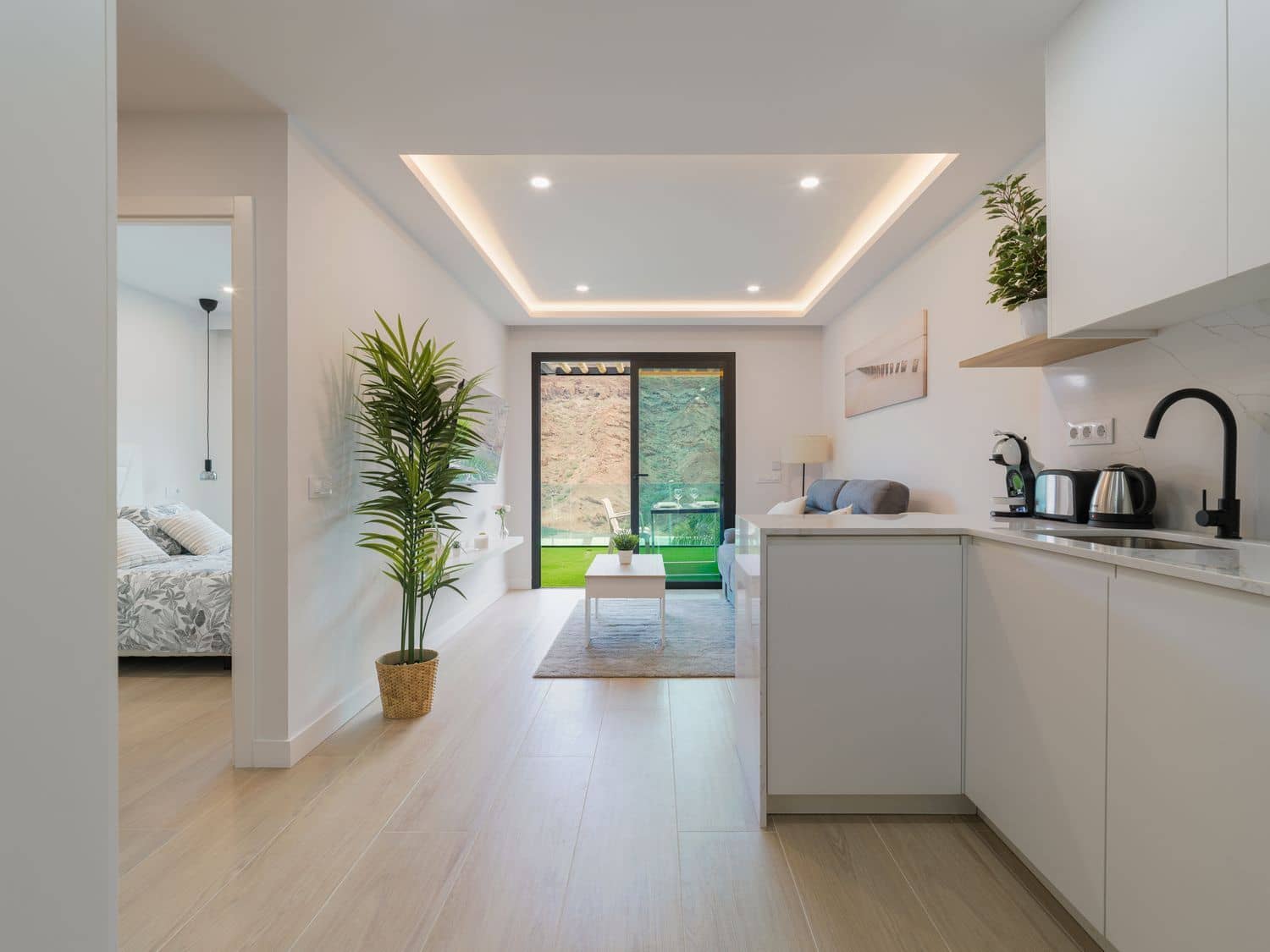 1 sypialnia Apartament do wynajęcia w Puerto Rico z basenem garażem - 1 600 € (Ref: 10013935)