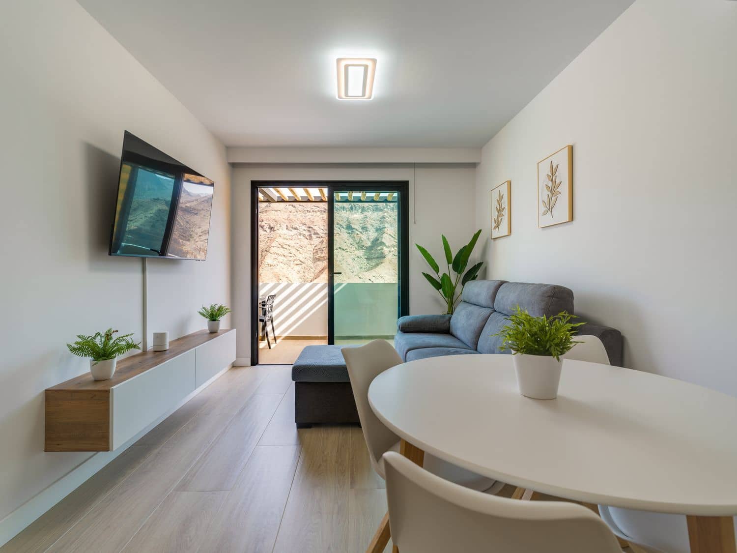 1 sypialnia Apartament do wynajęcia w Puerto Rico z basenem garażem - 1 800 € (Ref: 10013937)