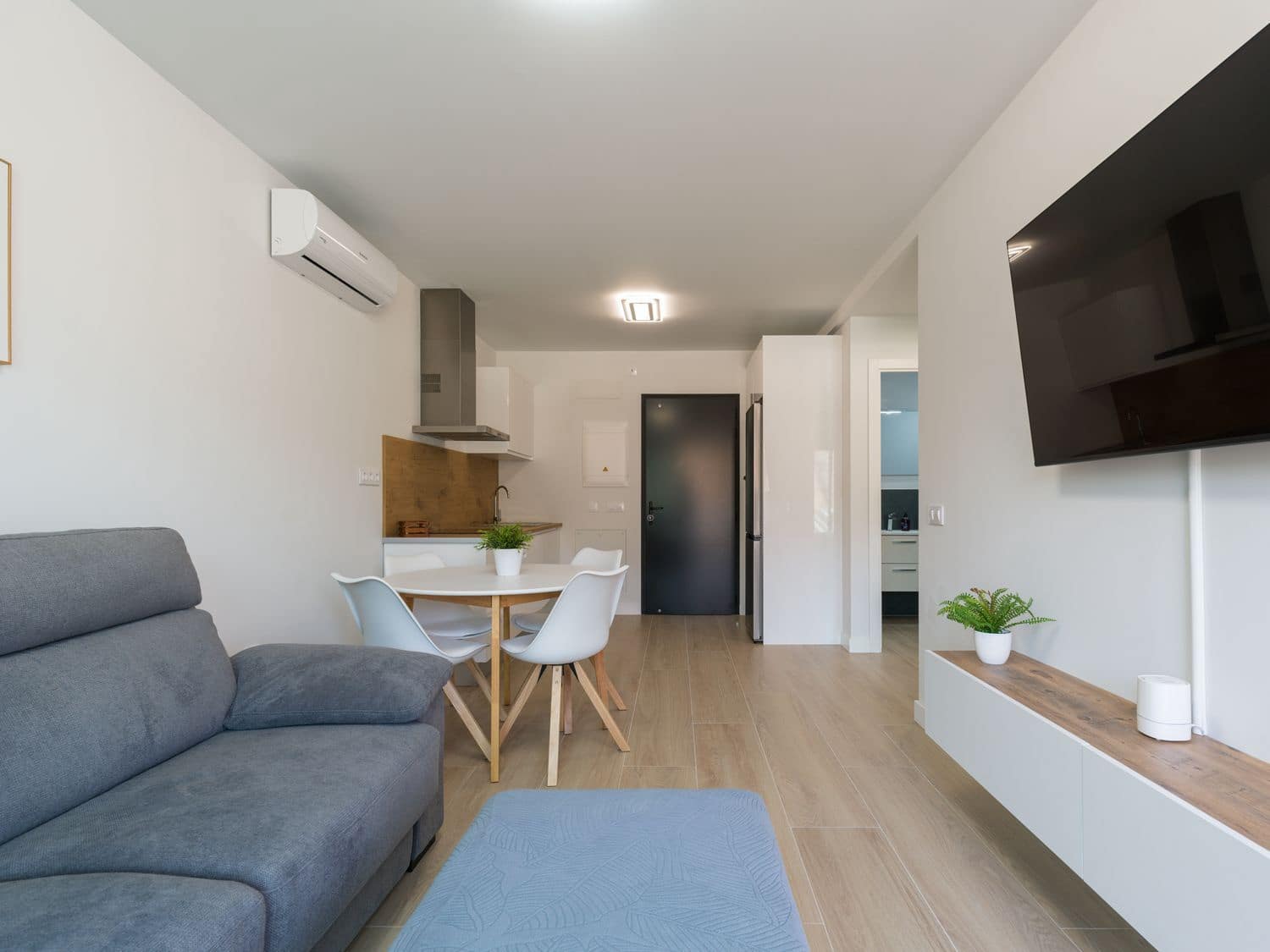 1 sypialnia Apartament do wynajęcia w Puerto Rico z basenem garażem - 1 800 € (Ref: 10013937)