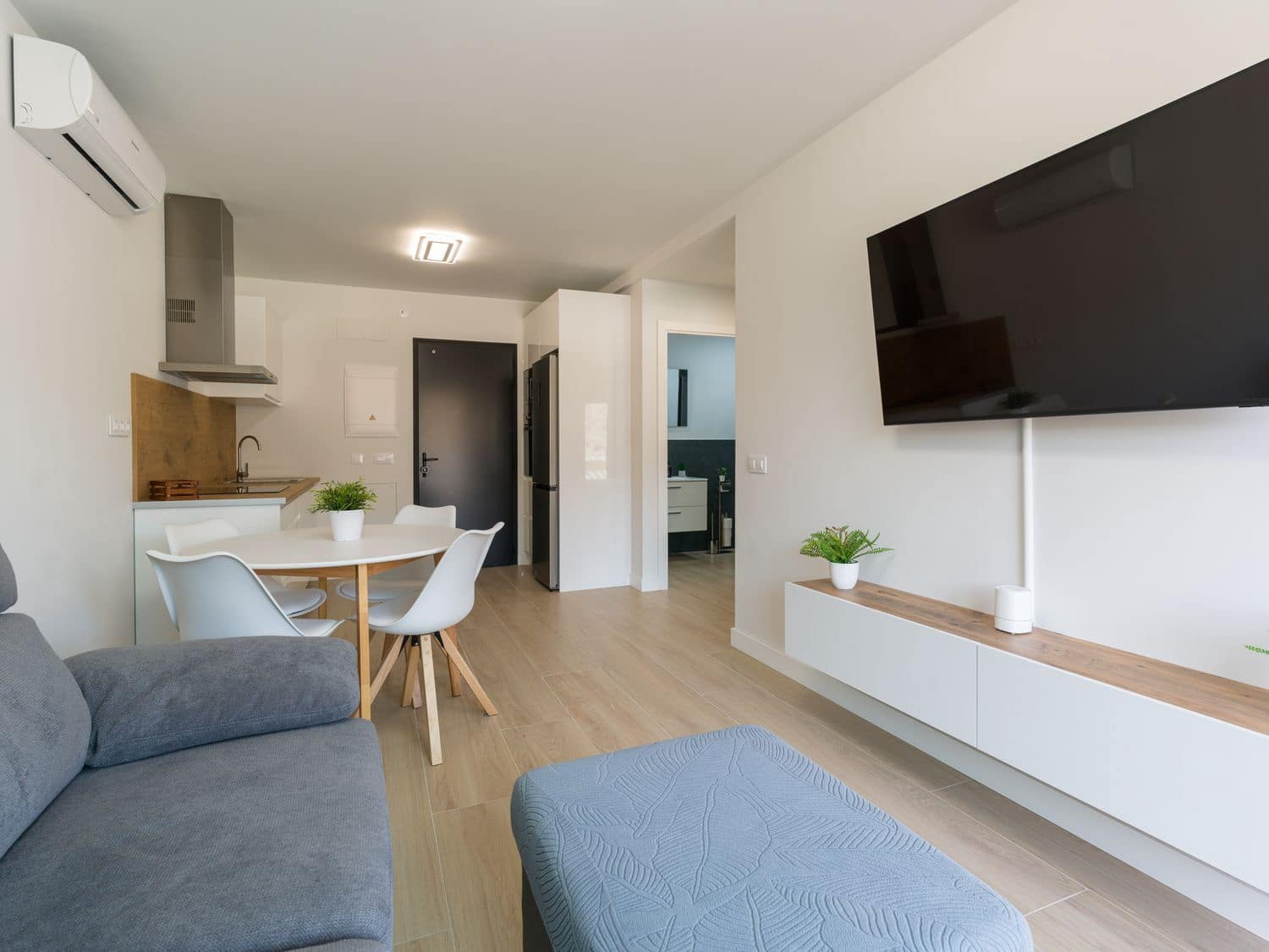 1 sypialnia Apartament do wynajęcia w Puerto Rico z basenem garażem - 1 800 € (Ref: 10013937)