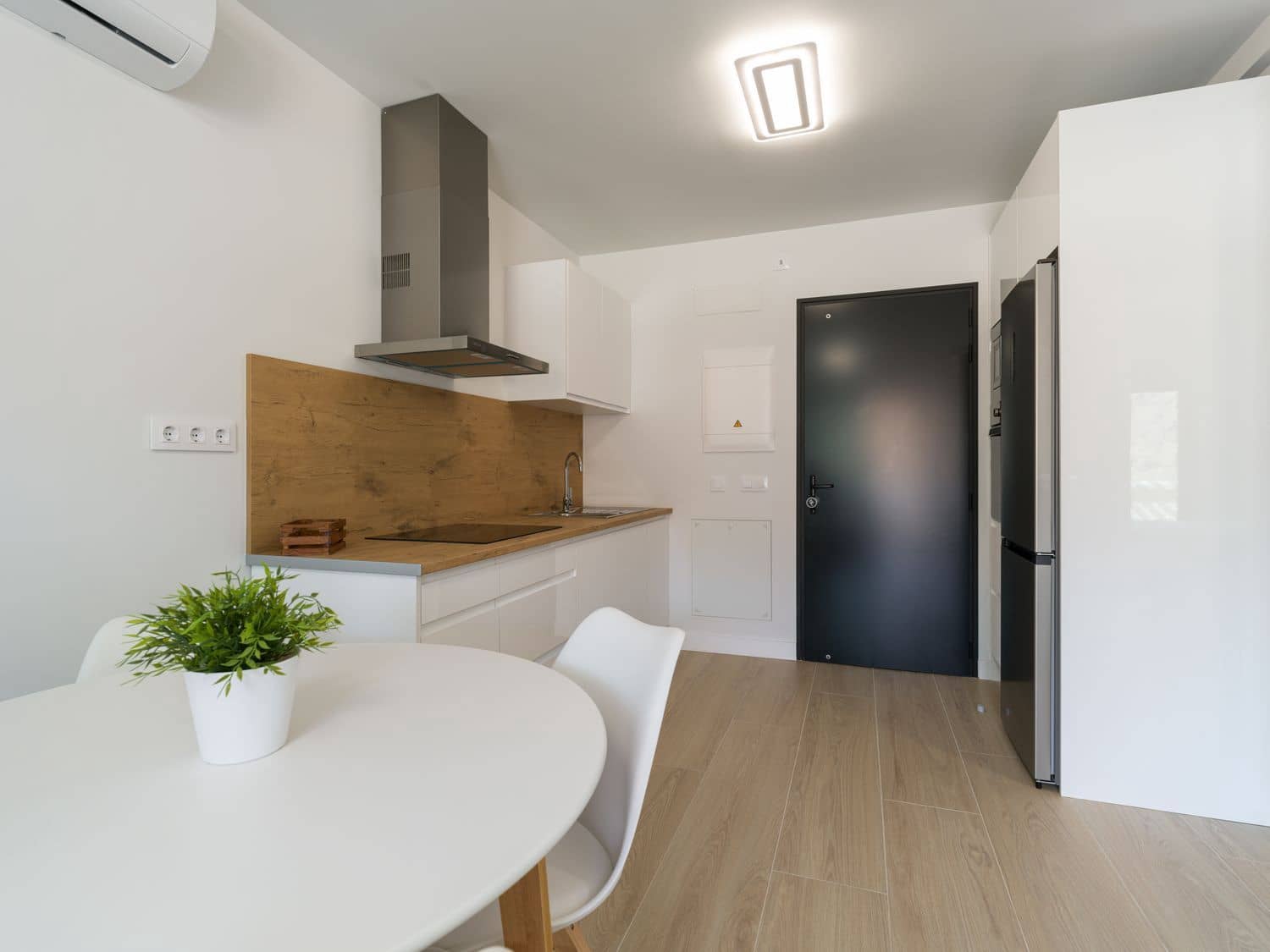 1 sypialnia Apartament do wynajęcia w Puerto Rico z basenem garażem - 1 800 € (Ref: 10013937)
