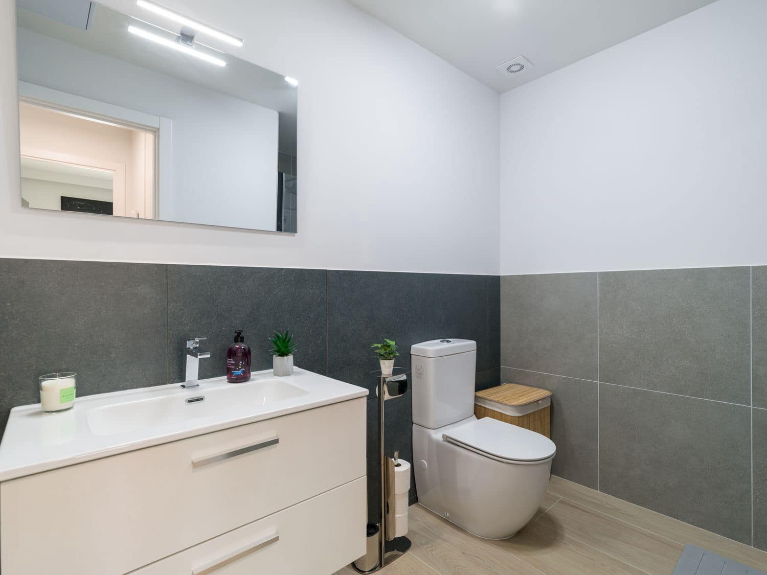 1 sypialnia Apartament do wynajęcia w Puerto Rico z basenem garażem - 1 800 € (Ref: 10013937)