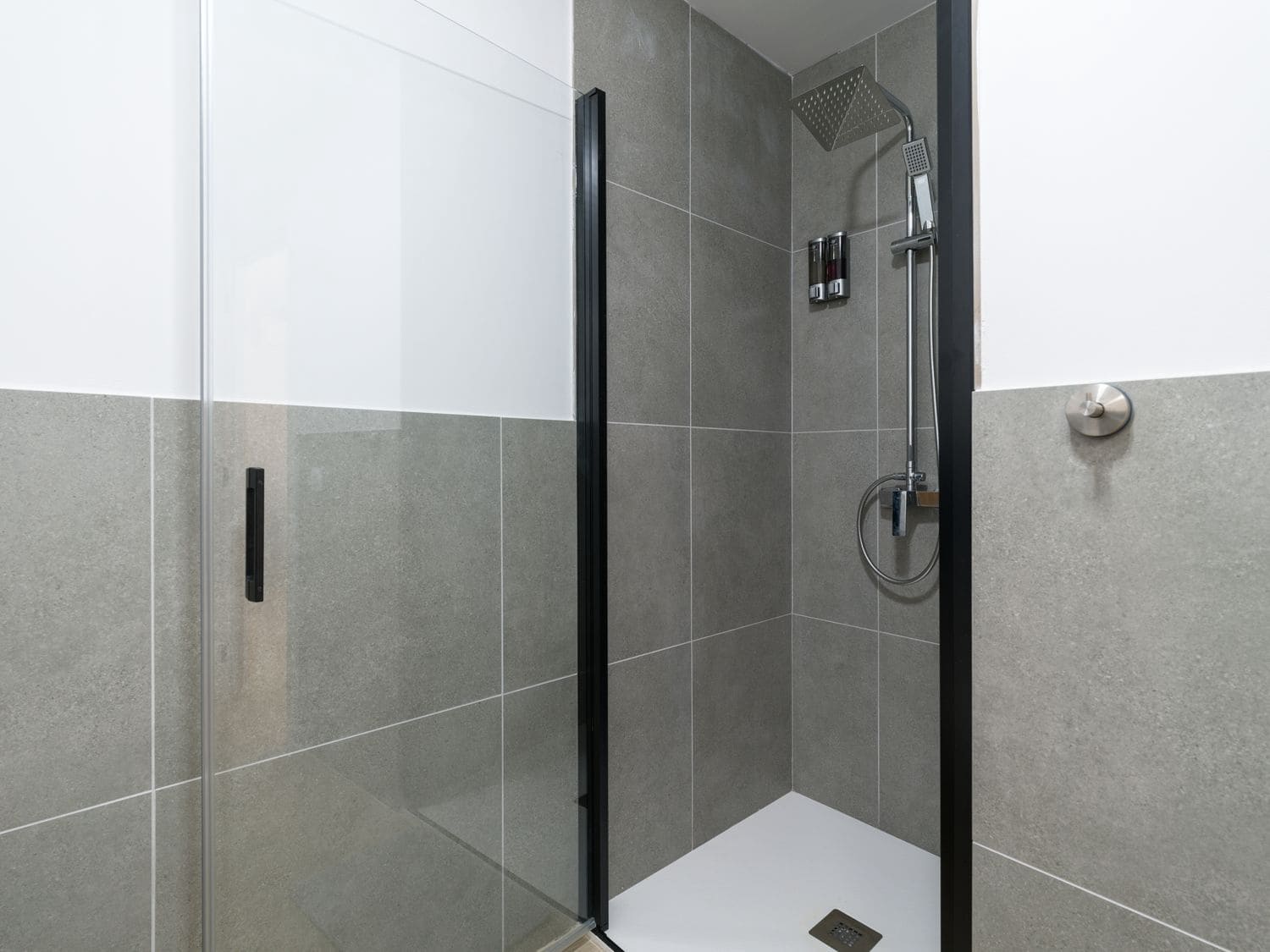 1 sypialnia Apartament do wynajęcia w Puerto Rico z basenem garażem - 1 800 € (Ref: 10013937)