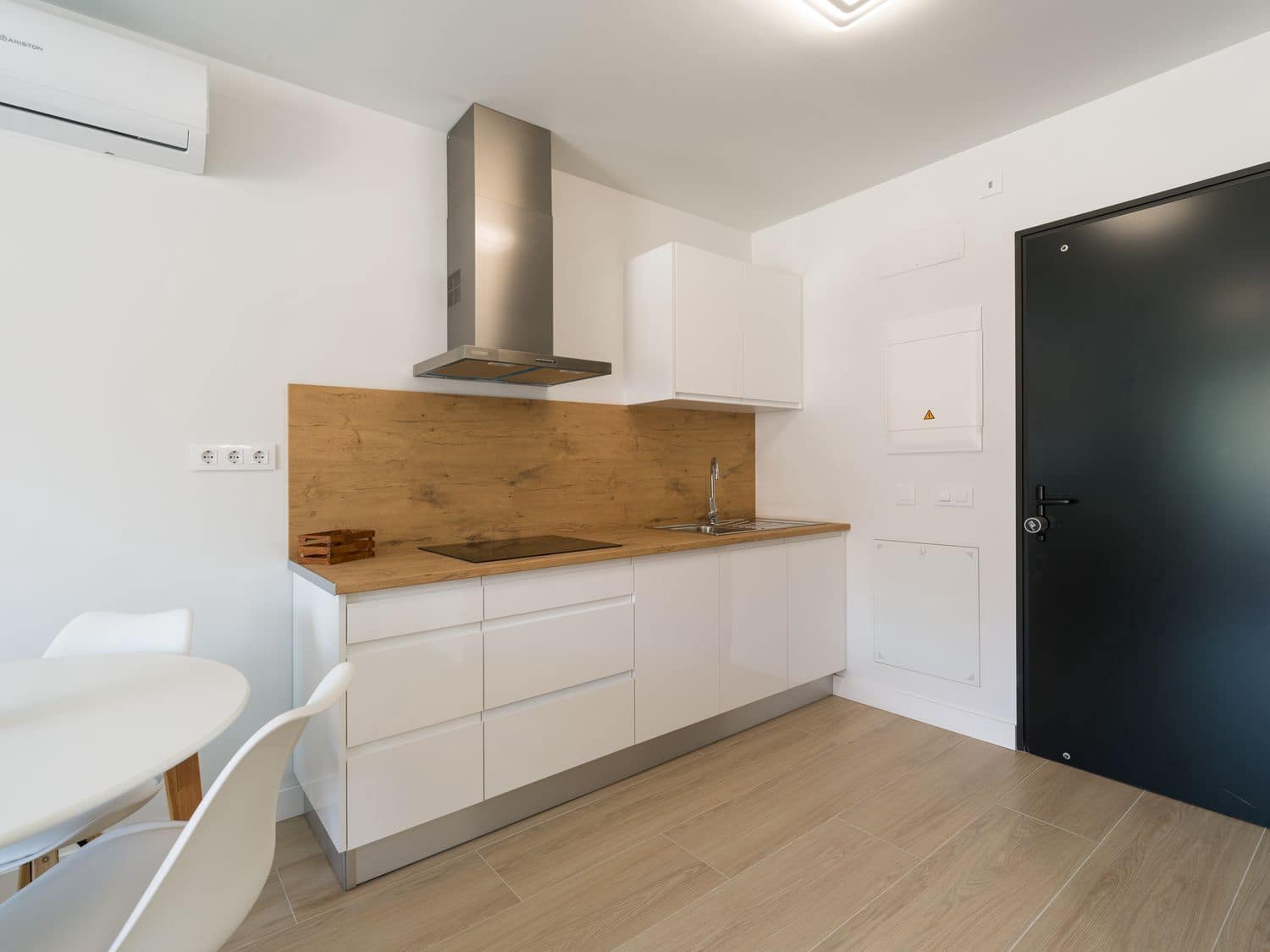1 sypialnia Apartament do wynajęcia w Puerto Rico z basenem garażem - 1 800 € (Ref: 10013937)