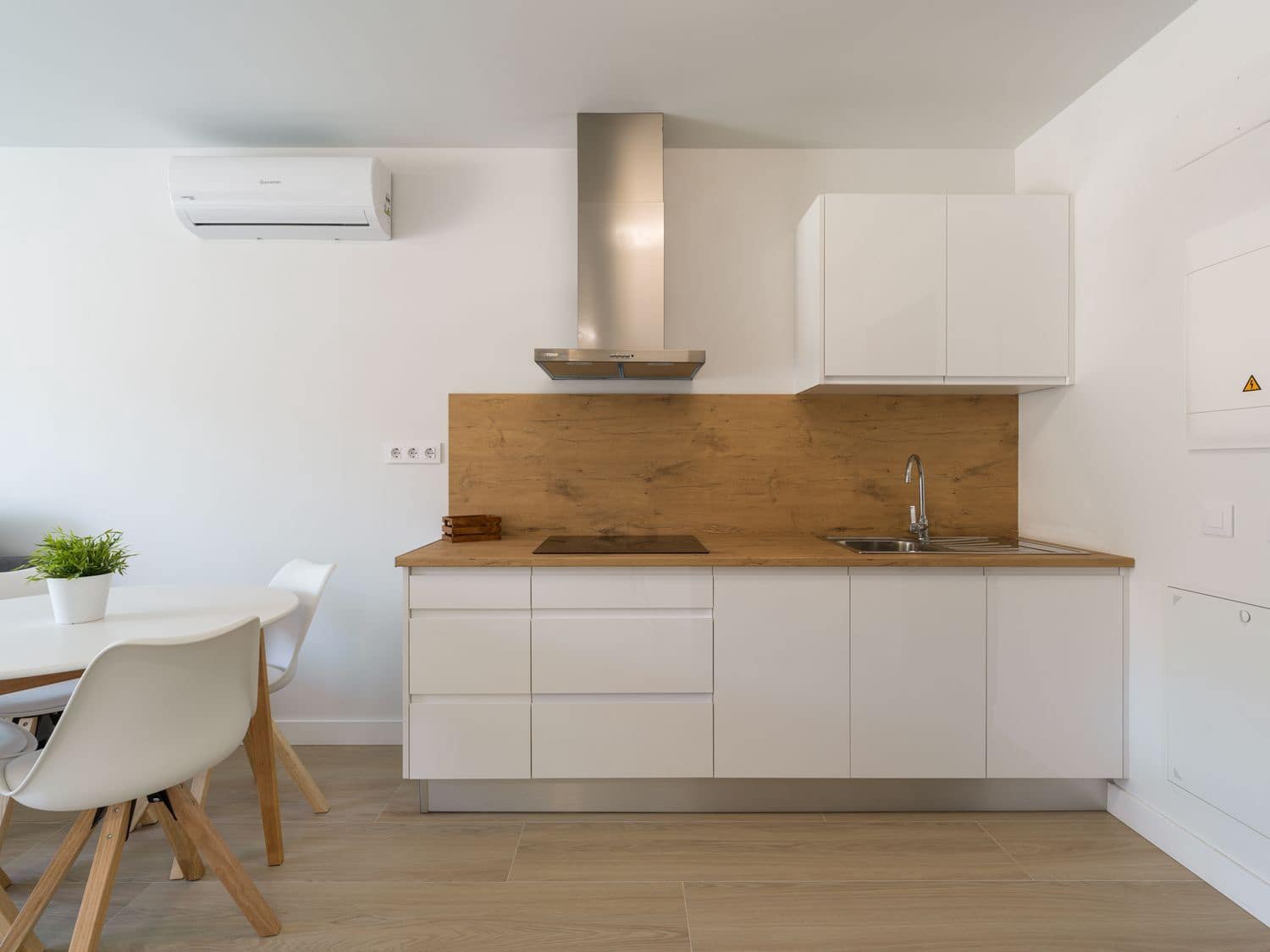 1 sypialnia Apartament do wynajęcia w Puerto Rico z basenem garażem - 1 800 € (Ref: 10013937)