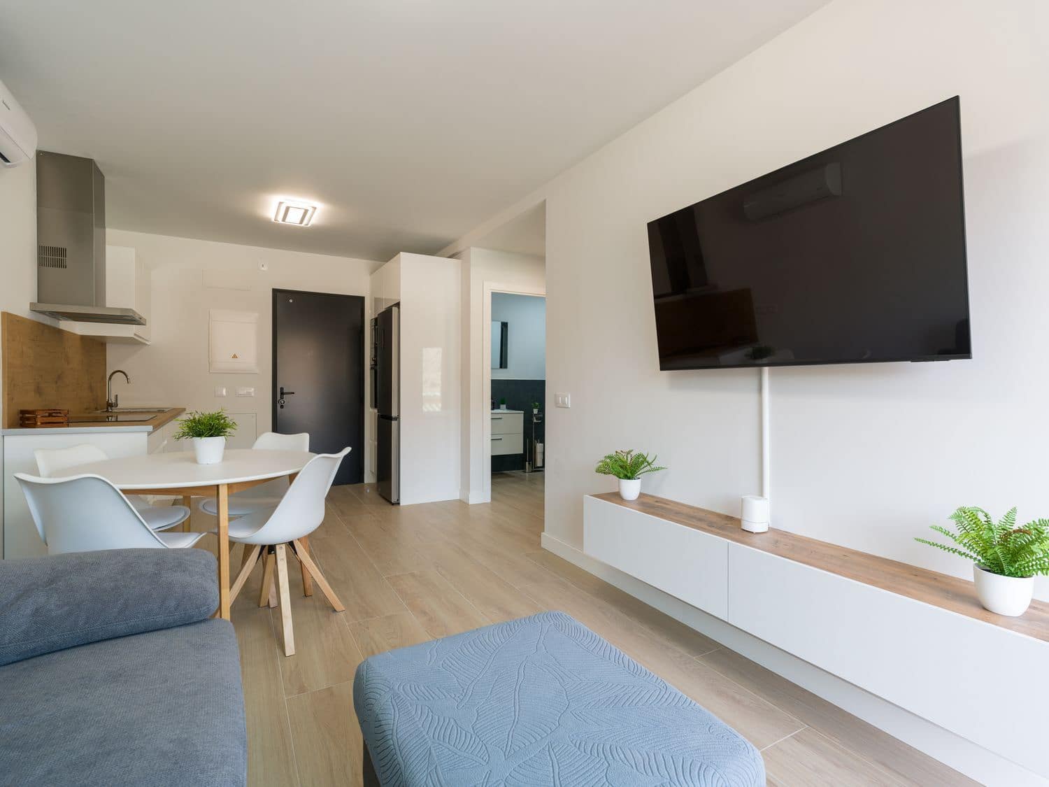 1 sypialnia Apartament do wynajęcia w Puerto Rico z basenem garażem - 1 800 € (Ref: 10013937)