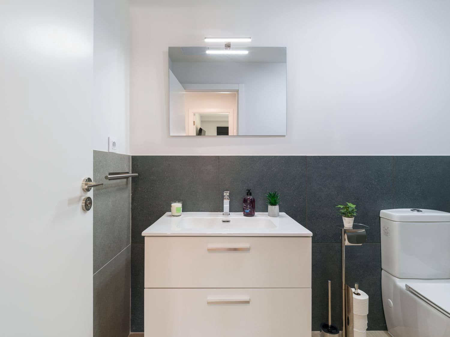 1 sypialnia Apartament do wynajęcia w Puerto Rico z basenem garażem - 1 800 € (Ref: 10013937)
