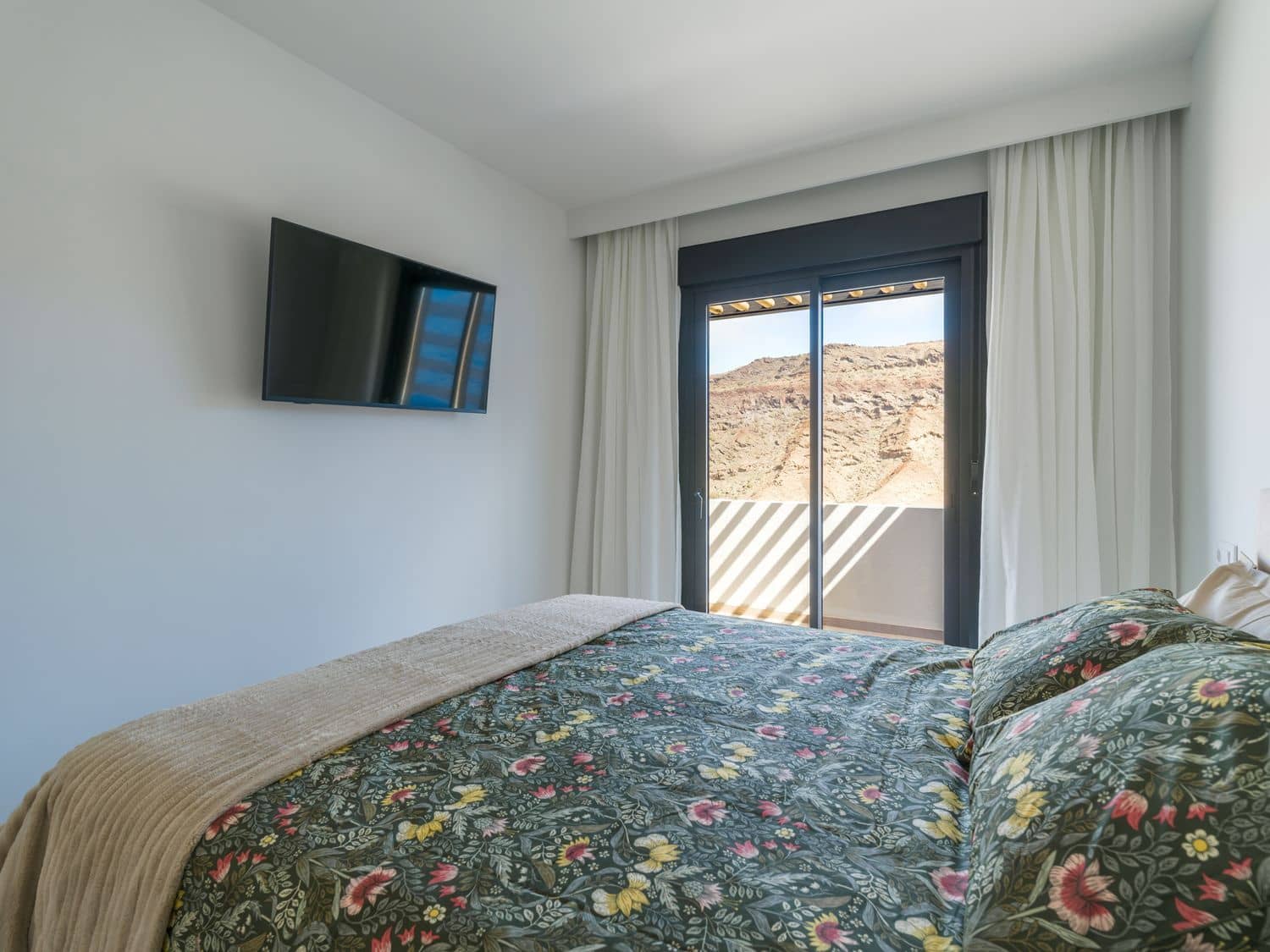 Apartamento de 1 habitación en Puerto Rico en alquiler con piscina garaje - 1.500 € (Ref: 10030017)