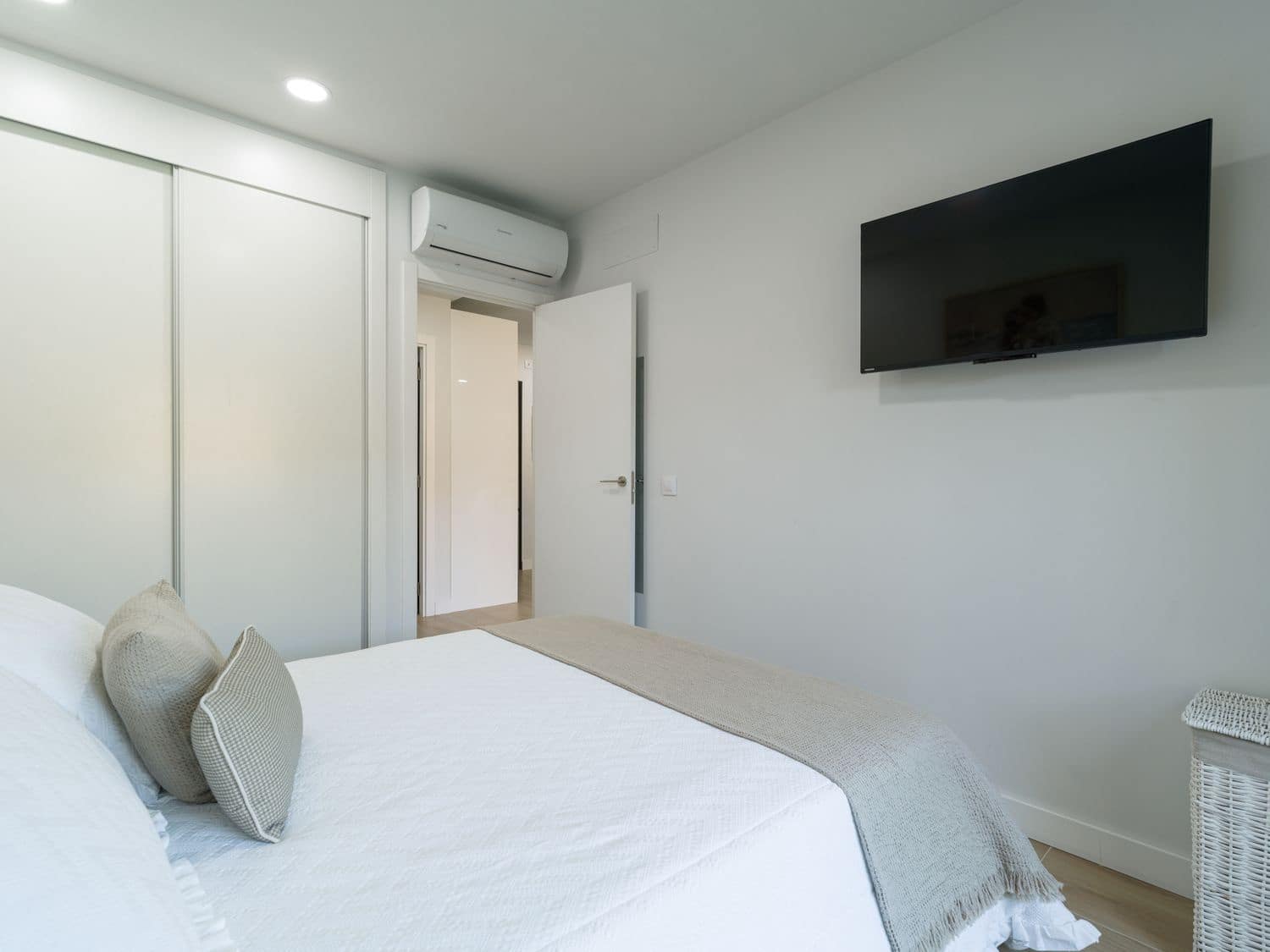 2 bedroom Apartment for rent in Puerto Rico with pool garage - € 2,200 (Ref: 10108828)