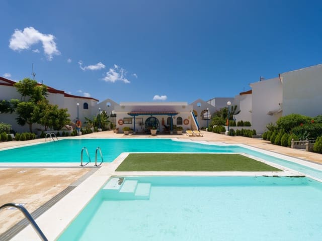 3 bedroom Townhouse for rent in Sardina, Santa Lucía de Tirajana - € 1,500 (Ref: 10108829)