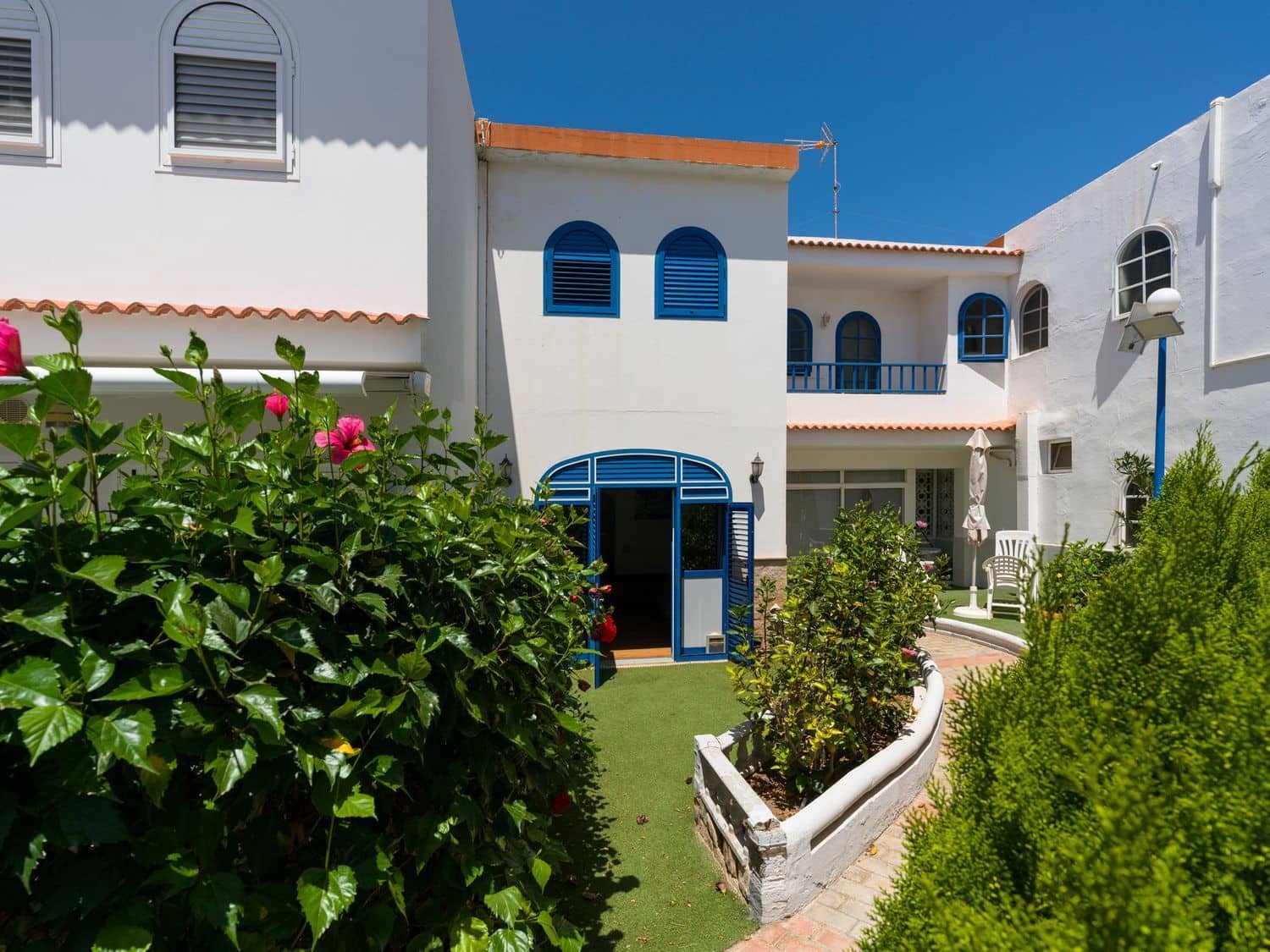 3 bedroom Townhouse for rent in Sardina with pool garage - € 1,500 (Ref: 10108829)