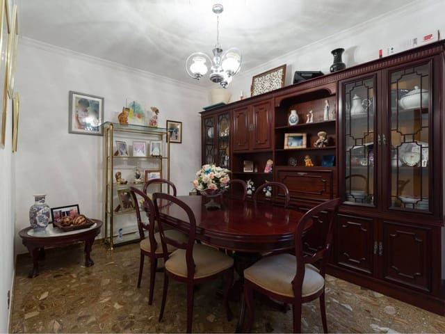 4 soveværelse Byhus til salg i Tamaraceite, Las Palmas de Gran Canaria med garage - € 375.000 (Ref: 10108832)