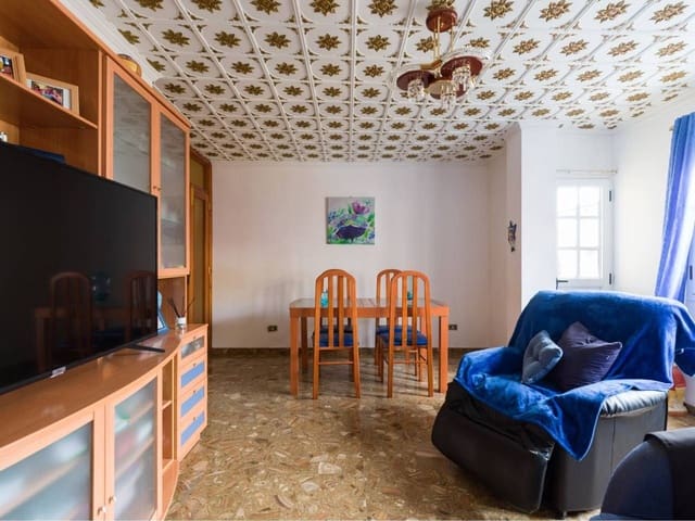 4 soveværelse Byhus til salg i Tamaraceite, Las Palmas de Gran Canaria med garage - € 375.000 (Ref: 10108832)