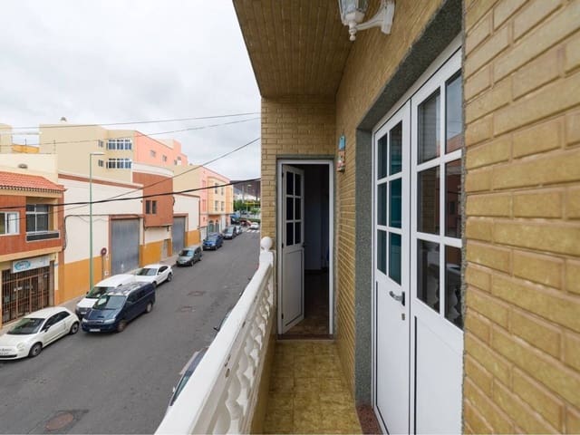 4 soveværelse Byhus til salg i Tamaraceite, Las Palmas de Gran Canaria med garage - € 375.000 (Ref: 10108832)