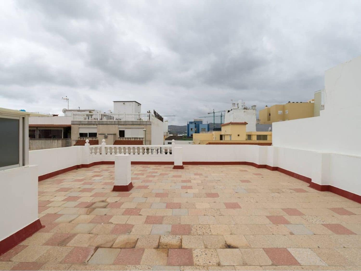 4 soverom Hus til salgs i Las Palmas de Gran Canaria med garasje - € 375 000 (Ref: 10108832)