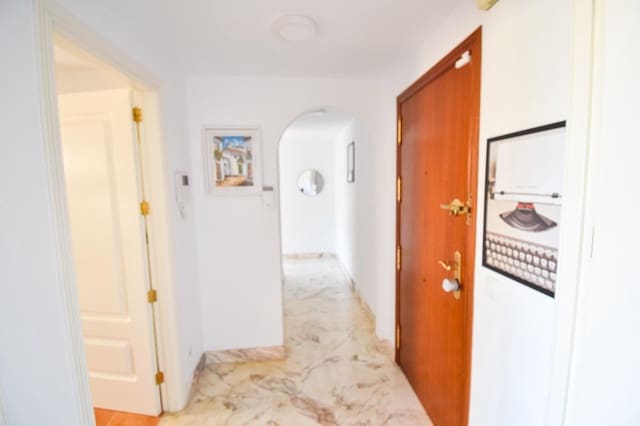 Apartamento de 2 habitaciones en La Cala de Mijas, Mijas en venta con piscina garaje - 380.000 € (Ref: 8865422)