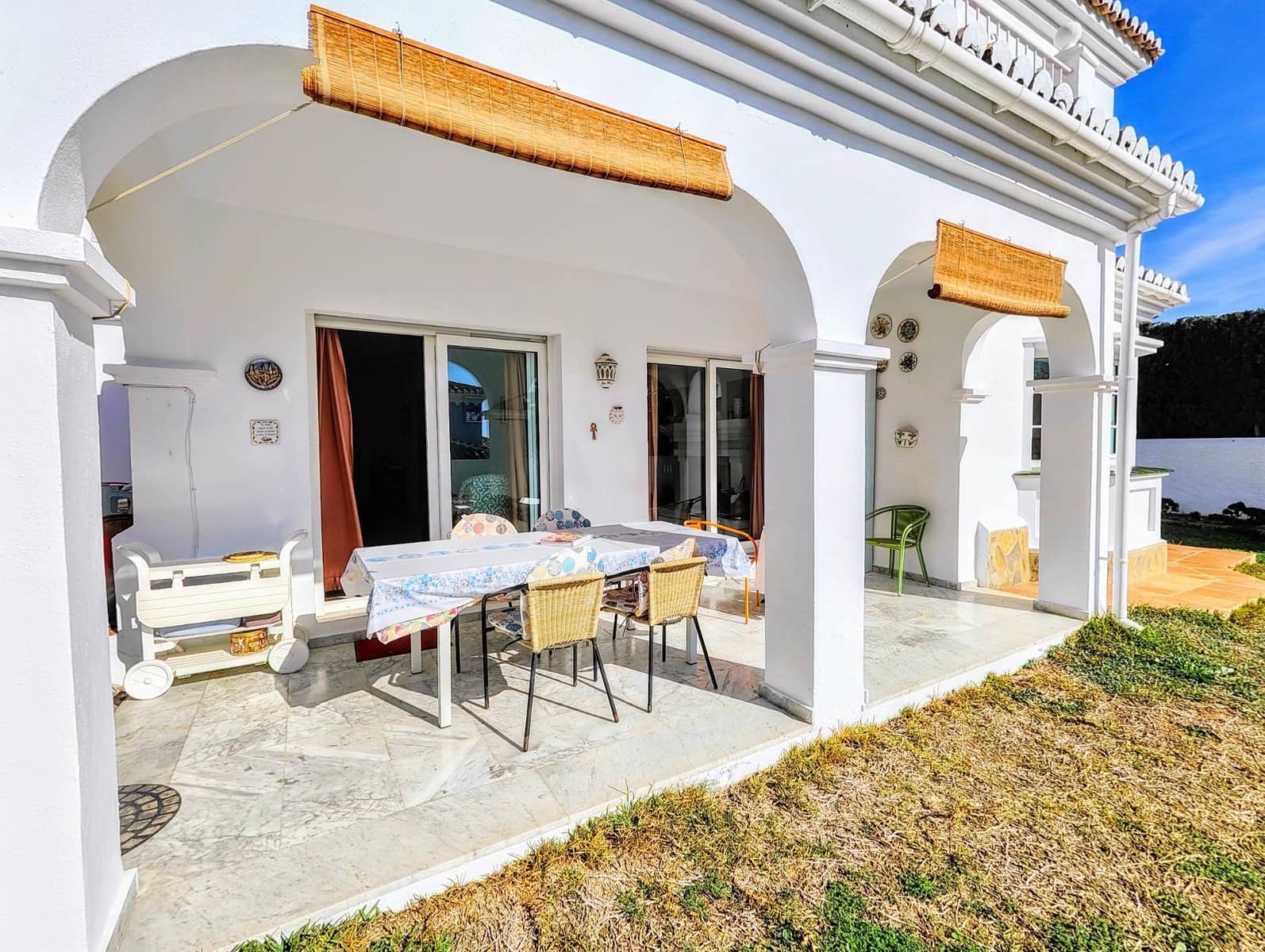 4 soveværelse Villa til salg i Benalmadena Costa med swimmingpool garage - € 890.000 (Ref: 8892933)