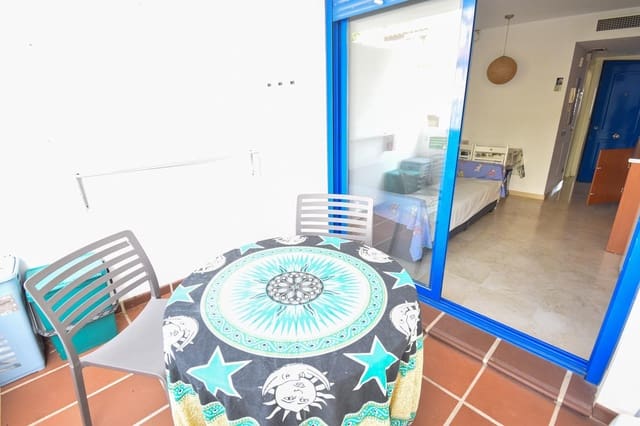 Apartamento de 1 habitación en Benalmádena en venta con piscina - 250.000 € (Ref: 8915278)