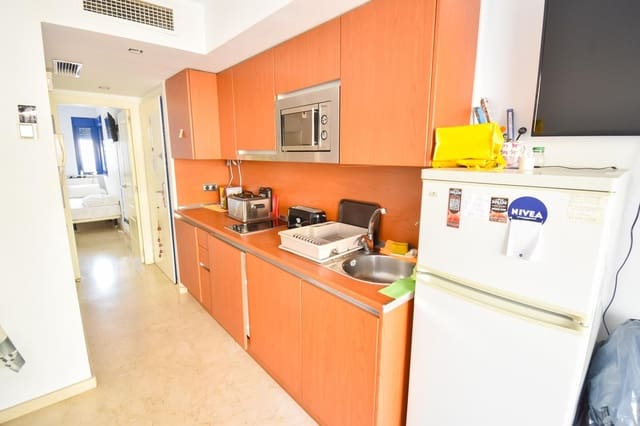 Apartamento de 1 habitación en Benalmádena en venta con piscina - 250.000 € (Ref: 8915278)