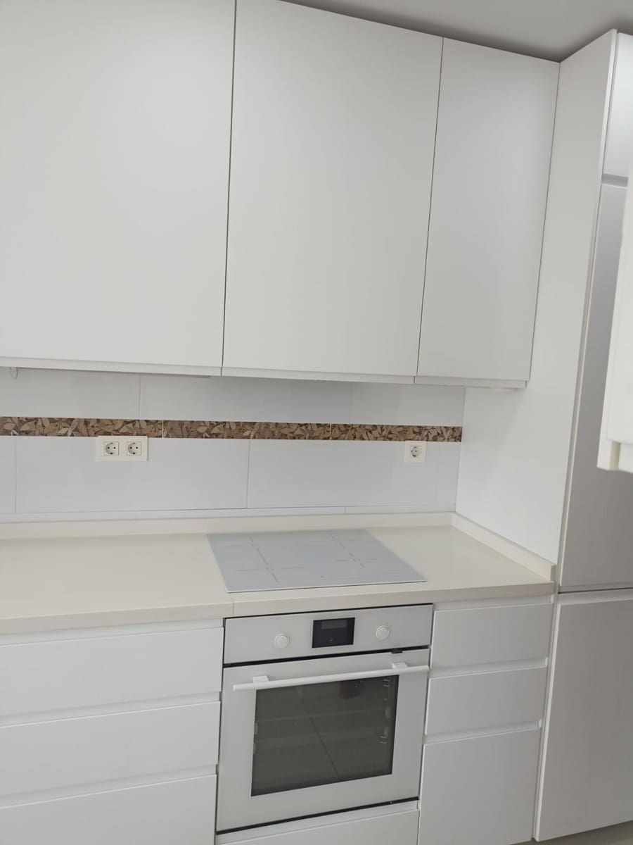 Piso de 4 habitaciones en Fuengirola en venta - 650.000 € (Ref: 8932119)